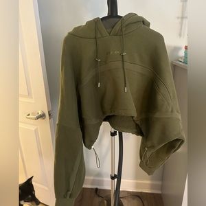 IVY Park cropped sweater never worn